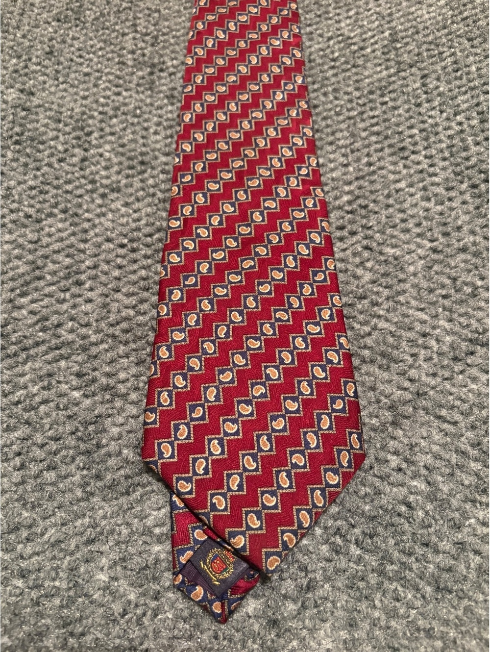Chaps Ralph Lauren 100% Silk Red Navy Geometric Paisley Men's Designer Tie
